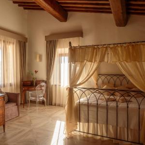Suite with Spa Bath