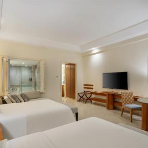 Twin Room with Pool View 