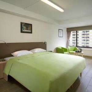 Double or Twin Room (Random Bedding)