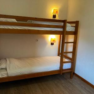 One-Bedroom Apartment with Alcove (6 Adults)