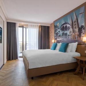 King Suite with Balcony
