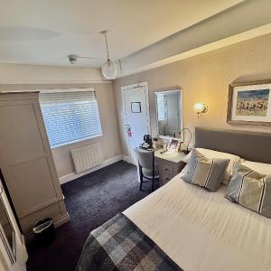 Small Classic Double Room - Non-Smoking