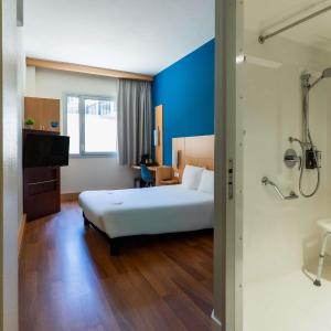 Standard Double Room - Mobility Accessible