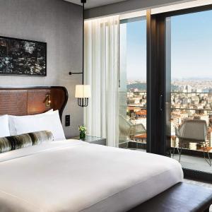 Fairmont Two Bedroom Suite with Lounge Access