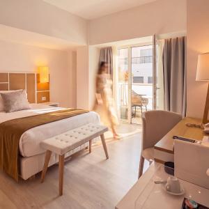 Eco Chic Single Room with Private Balcony