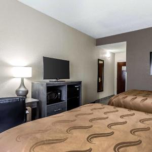 Queen Room with Two Queen Beds - Accessible/Non-Smoking 