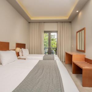Triple Room with Garden View