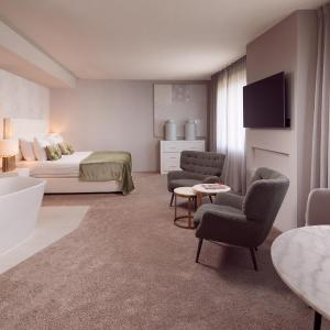 Amethyst Quartz Suite