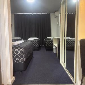 Family Room (5 Adults)
