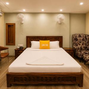 King Room with Balcony