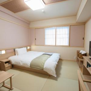 Double Room with Shower and Private Toilet - Eco Plan (No Daily Cleaning)