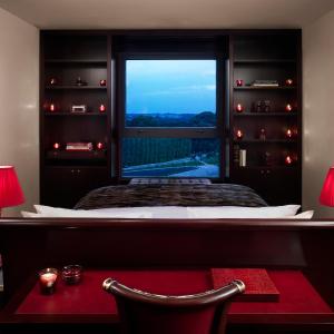 Tower King Suite