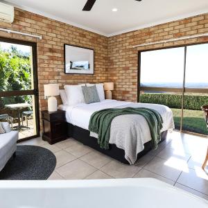 Deluxe Suite with Spa Bath