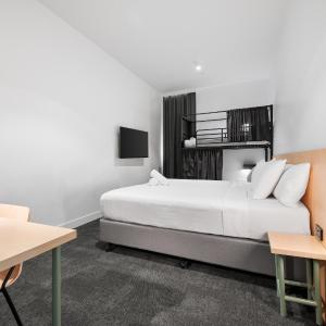 Queen Plus Two Balcony with Ensuite
