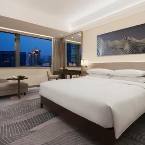 Club King Room