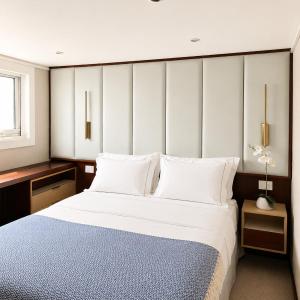 Cabin Suite with City View