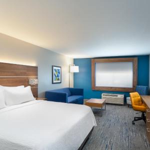 Suite - Hearing Accessible/Non-Smoking