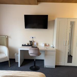 Triple Room with Private Bathroom