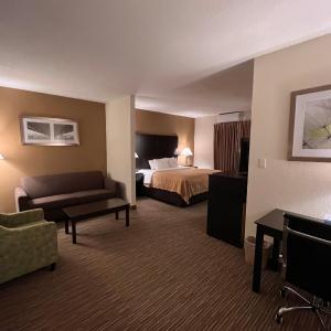 Efficiency King Suite - Non Smoking