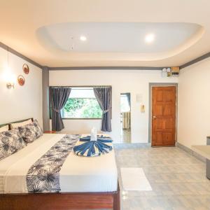 Junior Sunset View Room