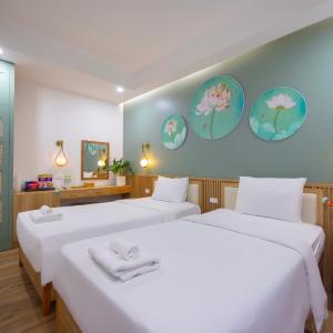 Superior Twin Room with City View