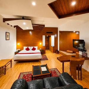  Balcony Room - Rs.500/person credit on SPA usage