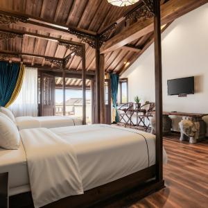 Twin Room with Mountain View