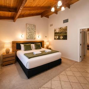 King Suite with Spa Bath