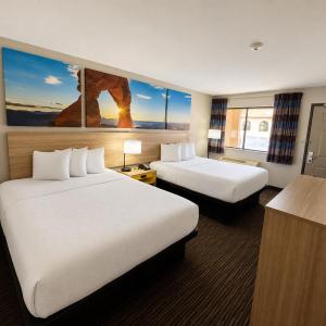 Queen Room with Two Queen Beds - Non-Smoking