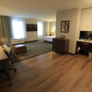 Queen Studio Suite