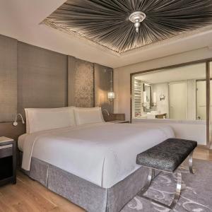 Royal Mughal Suite with Lounge Access