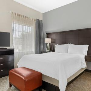 Queen Studio Suite
