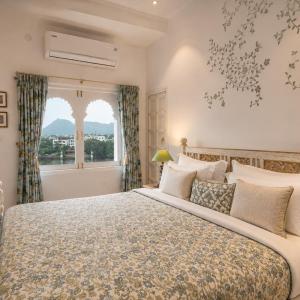 Premier Lake View Rooms