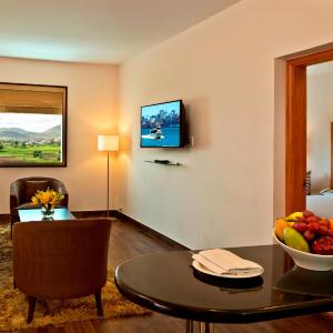 Standard Suite (Complimentary High-tea and Cookies along with one Vegetarian Snack)