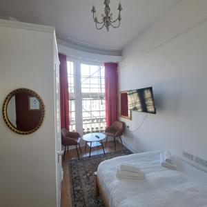 Double Room with Balcony and Sea View