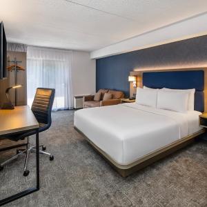 Business Queen Room with Sofa Bed