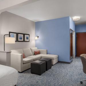 Standard Queen Room with Sofa Bed