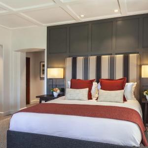 Neff Room with King Bed