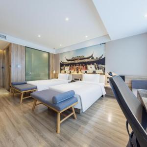 Elegant Twin Room