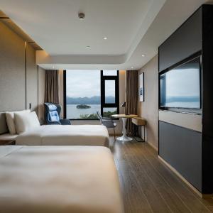 Executive Twin Room with Lake View