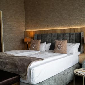Grand Deluxe Single room