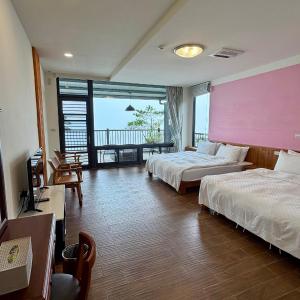 Quadruple Room with Mountain View
