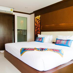 Super Deluxe Double Room with Pool View