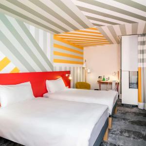 Standard Room with Two Single Beds