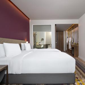Deluxe Twin Room with City View