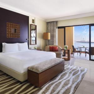 Fairmont Gold Double Queen Room with Palm Sea View and Lounge Access