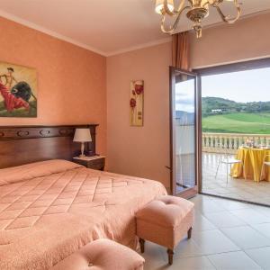 Double or Twin Room single use