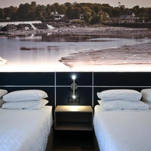 Deluxe Queen Room with Two Queen Beds