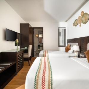 Twin Room with Bath