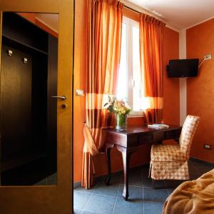 Double or Twin Room with Private Bathroom